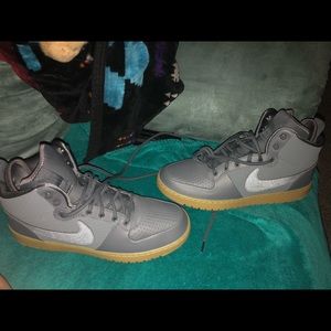 Grey Men’s Nike’s